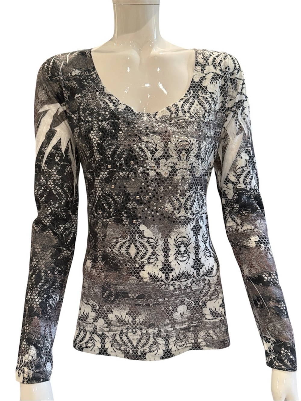 Daytrip Black and White Long Sleeve Patterned Top